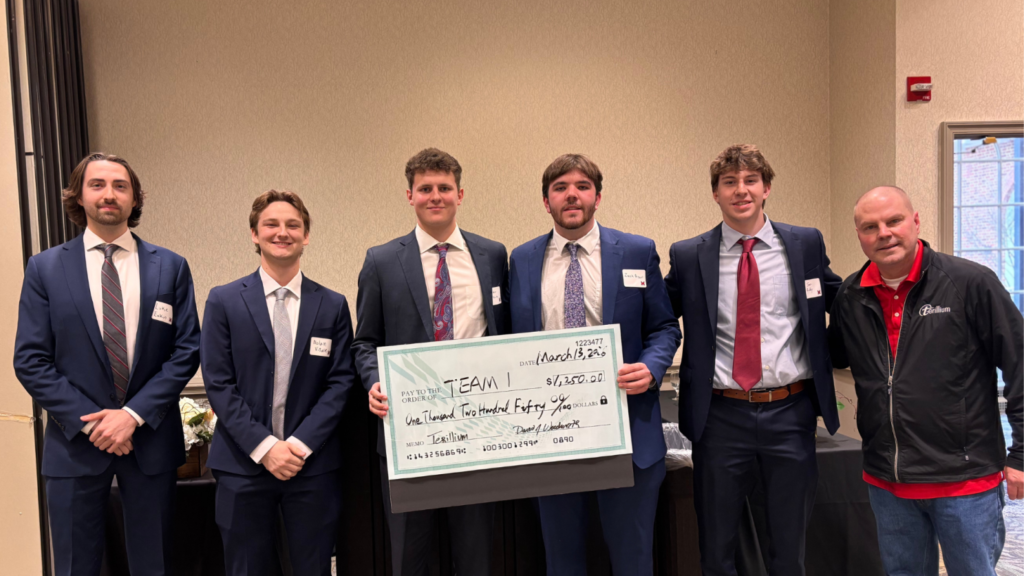 Photo of the third place team
