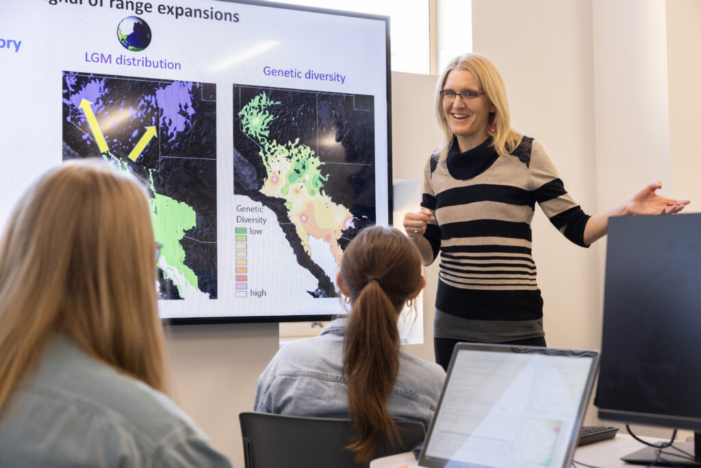 Prof. Tereza Jezkova teaching evolution