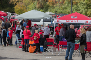Families tailgating