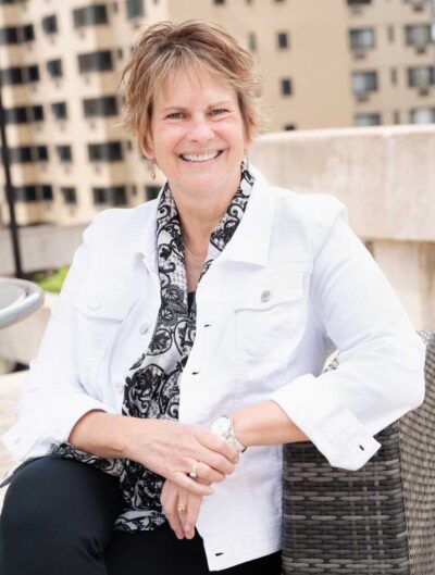 Photo of Annie Farrell