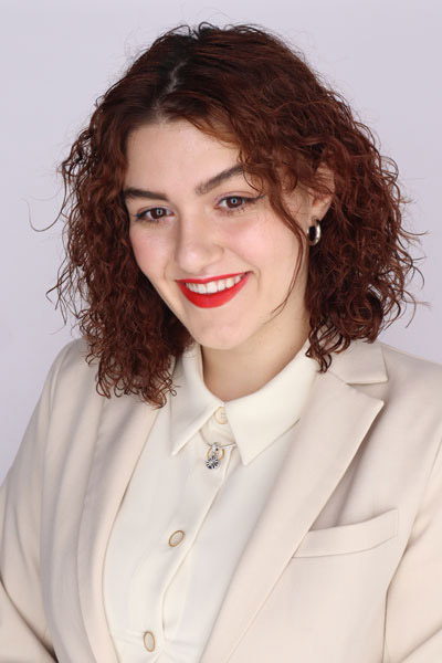 Head shot of Anastasija