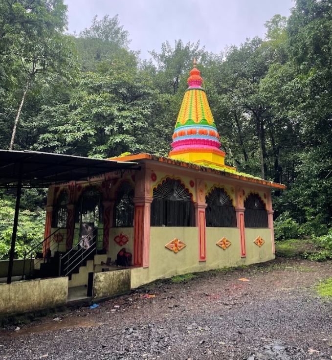 A temple within a sacred grove. This was the first sacred grove we visited. Here we visited with locals honoring Kalikamata, a local deity, and also saw Giant Tree Squirrels in the canopy surrounding the temple.